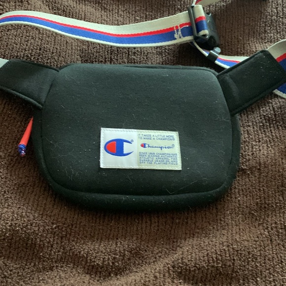 Champion brand waist bag - Picture 3 of 6